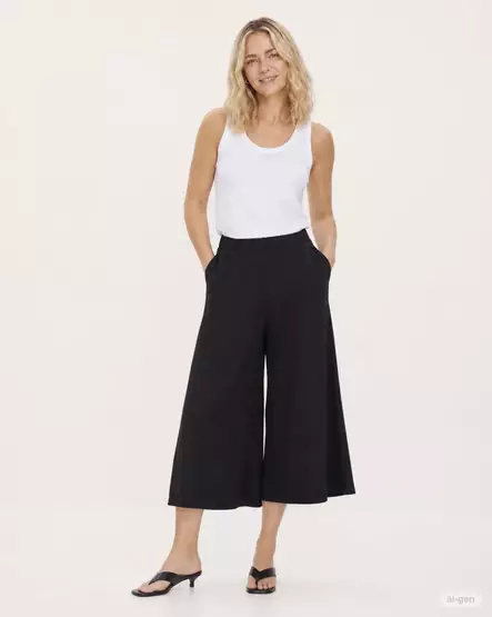 FREE/QUENT FQNANNI Leveälahkeiset Culottes Housut - Cropped, 7/8 -lahje - NOS211583-1000 - 1