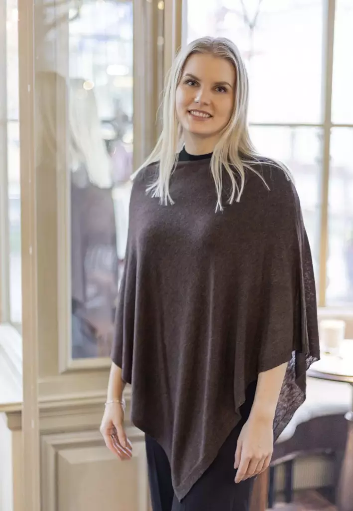 LASESSOR Juolas Poncho 75x75 cm - Ponchot - 1826200018800 - 1