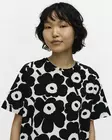 Marimekko Tunnit Unikko T-Paita - Trikoopaidat ja Collegepaidat - 096623-901 - 4