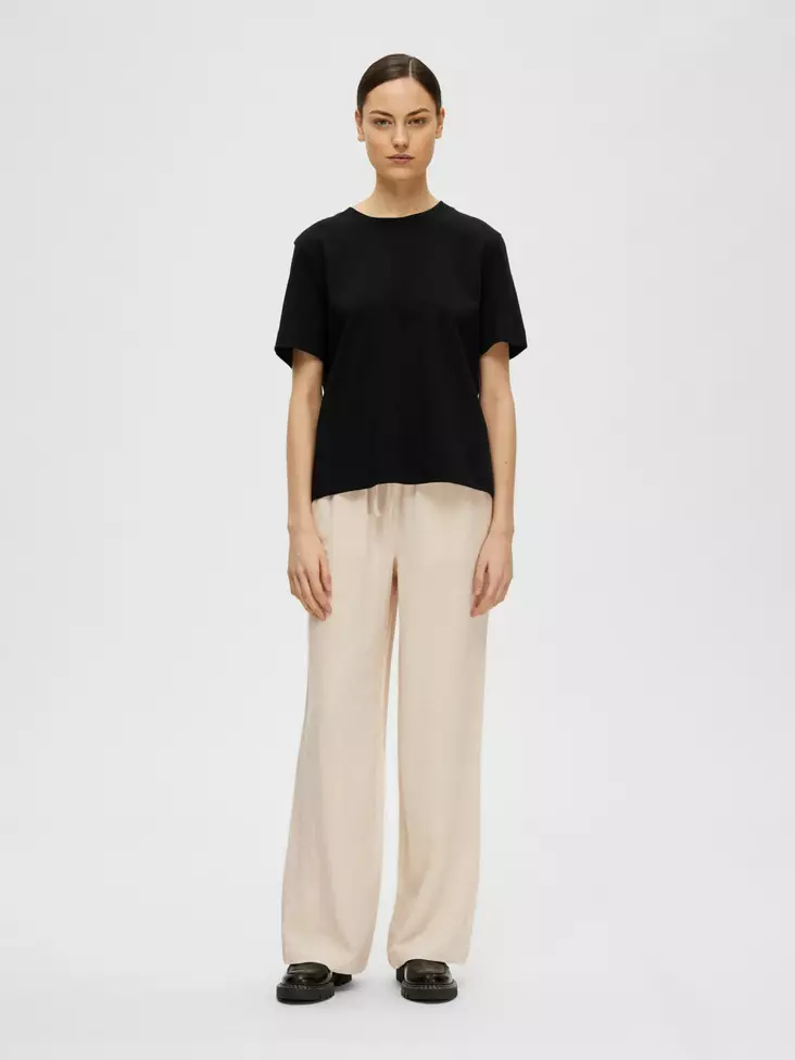 SELECTED FEMME Essential Lyhythihainen T-paita - Trikoopaidat ja Collegepaidat - NOS16087919BLACK - 1