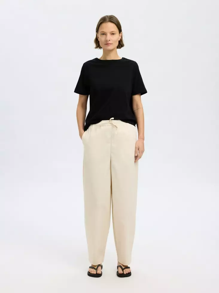 SELECTED FEMME Assia Lyhythihainen T-paita - Trikoopaidat ja Collegepaidat - 25316097834BLACK - 1