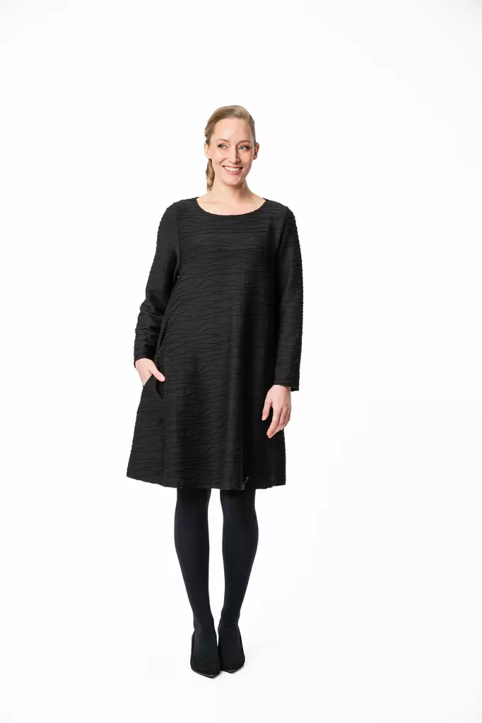 Aino Selda Waves Viskoositrikoo Mekko - Trikoomekot ja Collegemekot - NOSSELDAWAVES - 1